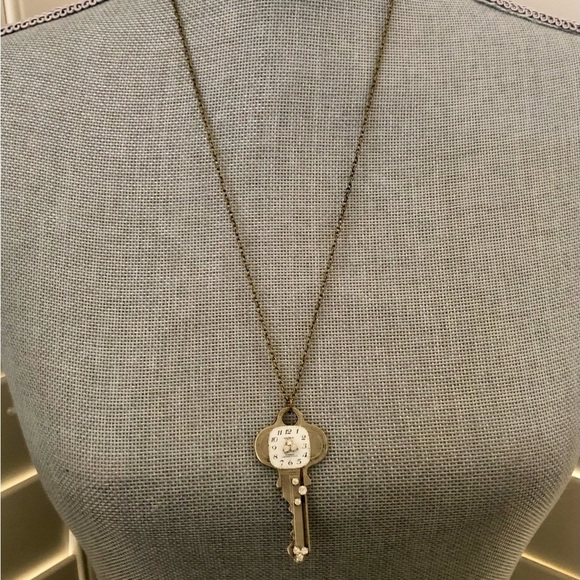 Old VINTAGE Key Necklace With Watch Face Handmade Using RECYCLED Pieces - Picture 5 of 5